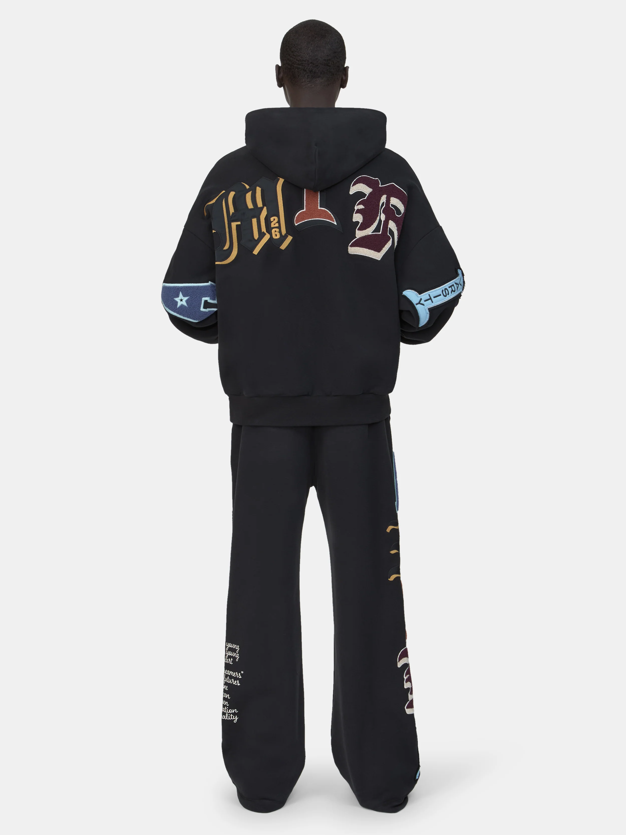 VARSITY PATCH SWEATPANT - Black - Image 4